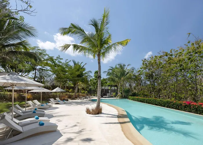 Cross Bali Breakers Resort